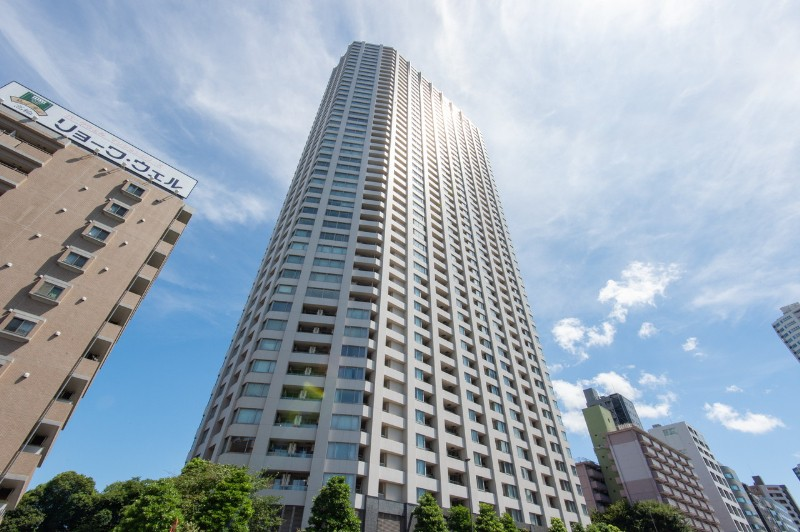 JpnRealtySTARTS's tweet photo. Large tower condo overlooking #Tokyo, located in Takanawa #MinatoWard.
Price: JPY174.8M ≒ USD1.25M ≒ EUR1.25M
Structure: RCS
Built: Oct 2005
Floor Plan: 3Bedrooms
Size: 83.65m2 / 900.40ft2
#renovation #realestate #property #petfriendly #sale #JR #TokyoMetro #ToeiLine #Japan https://t.co/PVm2ja2P6N