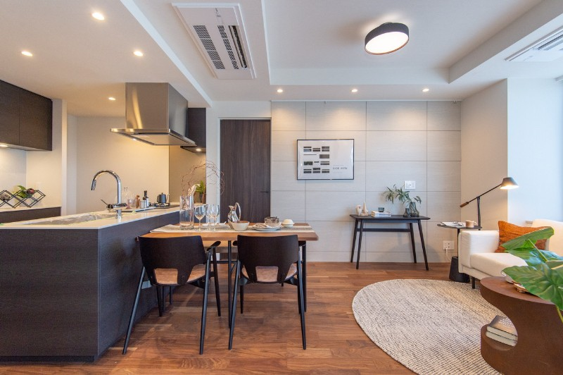 JpnRealtySTARTS's tweet photo. Large tower condo overlooking #Tokyo, located in Takanawa #MinatoWard.
Price: JPY174.8M ≒ USD1.25M ≒ EUR1.25M
Structure: RCS
Built: Oct 2005
Floor Plan: 3Bedrooms
Size: 83.65m2 / 900.40ft2
#renovation #realestate #property #petfriendly #sale #JR #TokyoMetro #ToeiLine #Japan https://t.co/PVm2ja2P6N