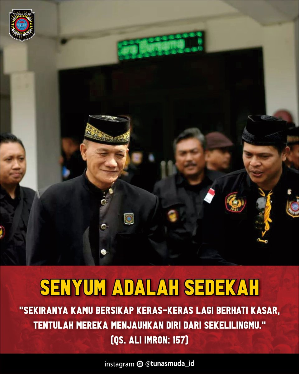 idtunasmuda's tweet photo. Kami sangat beruntung memiliki bapak pengasuh yang rendah hati, murah senyum, tertata saat bicara, bahkan beliau selalu mengulurkan -kedua tangan- ketika ada yang ingin mengajak berjabat tangan.

#pshw #pshwtm #tunasmudaid #stkmadiun #shwinongo #pencaksilat https://t.co/G4j81JpOIM