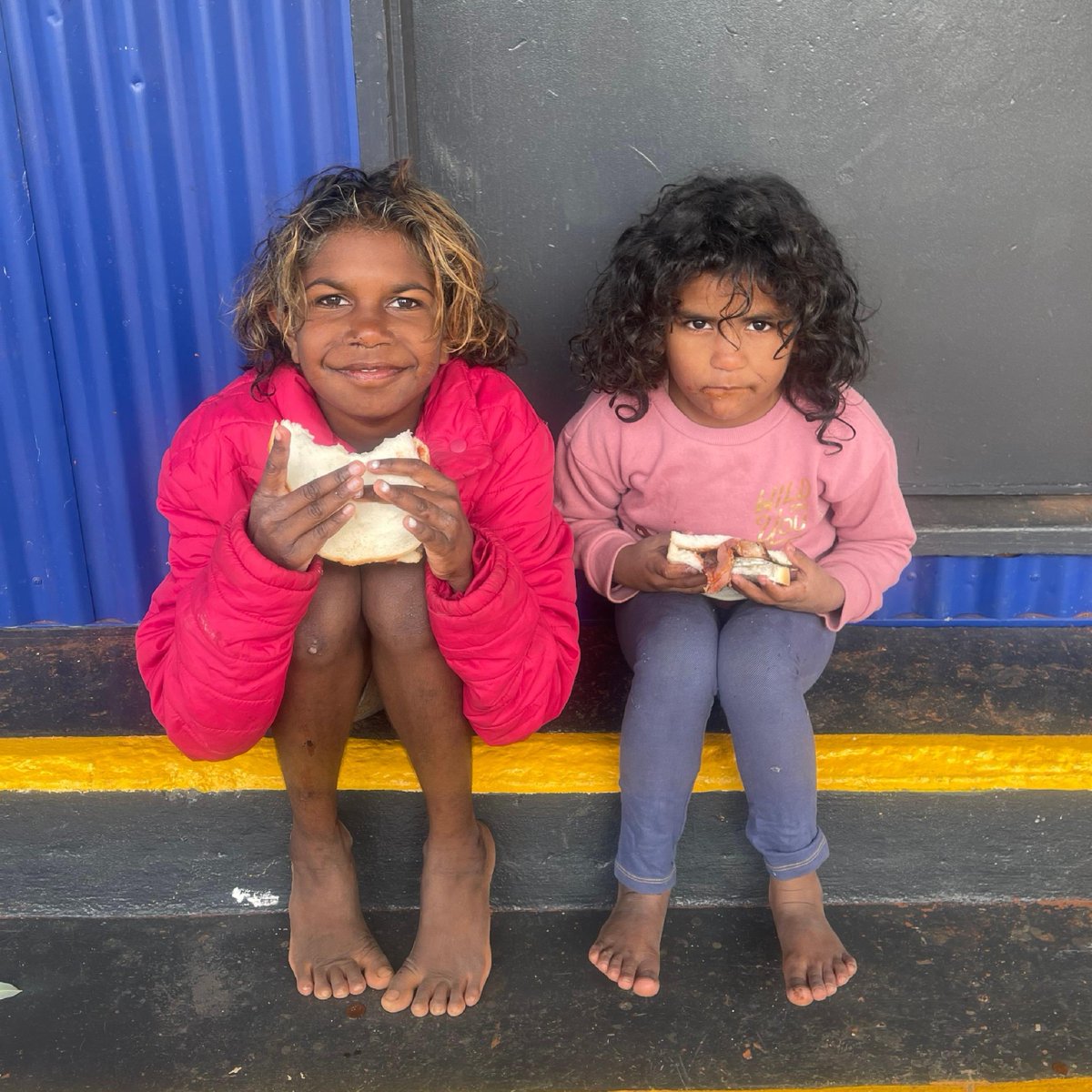 PYECAC's tweet image. This past week the Mimili NETT team at Mimili Anangu School held a morning breakfast BBQ for all the kids. 

The team have also been helping the school, getting kids to school and working with students with their school work.