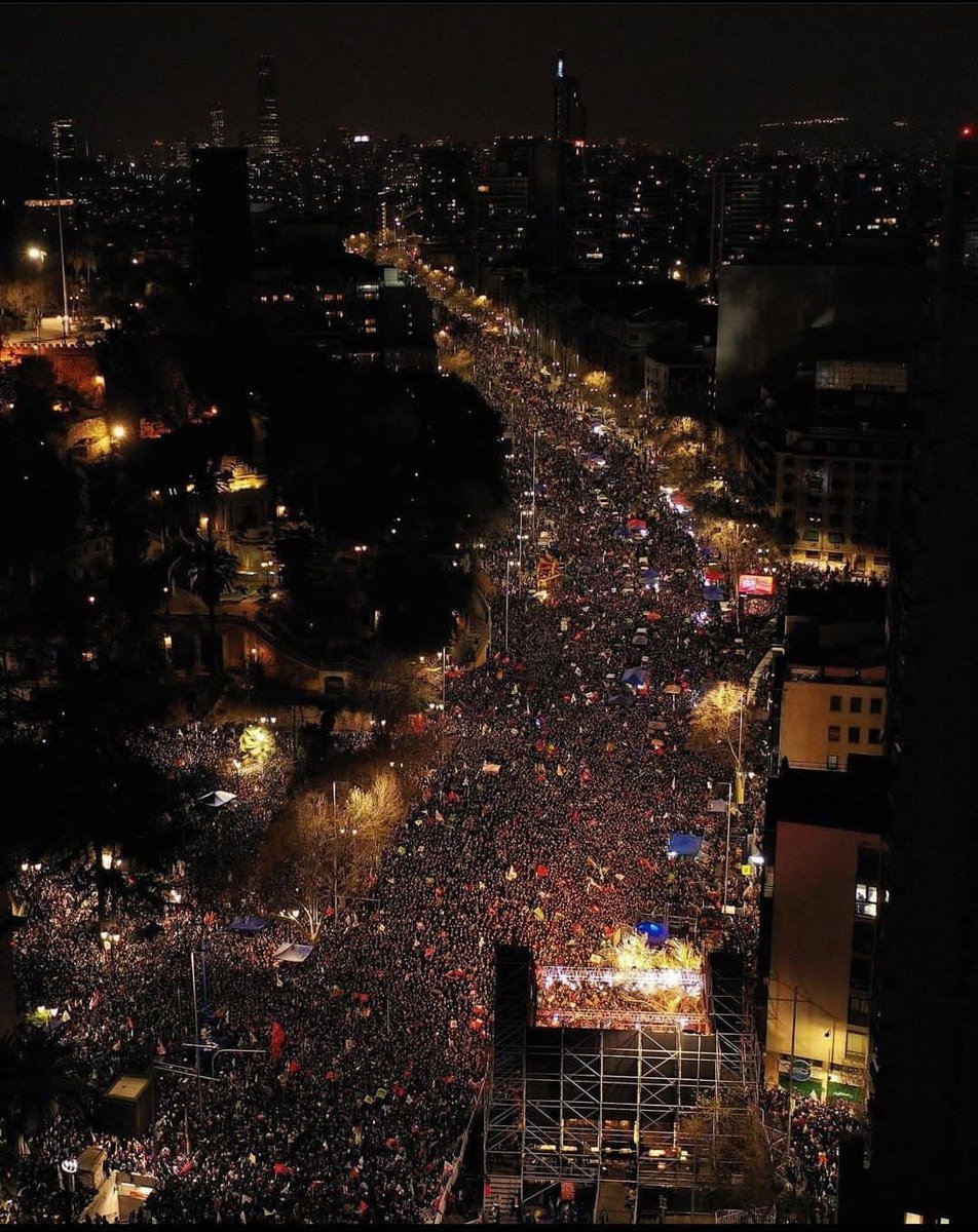 BastianJulSilva's tweet photo. Por la esperanza de un Chile Justo, digno, inclusivo, ecológico y de iguales #APROBEMOS https://t.co/Ebp4mCbADu
