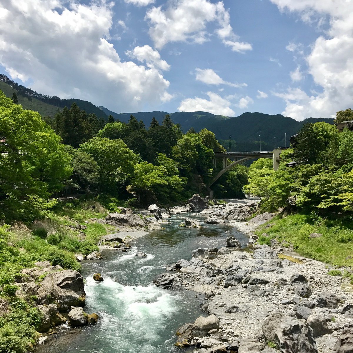 Mitake Gorge, located in Chichibu-Tama-Kai National Park, has been selected as one of the 100 best waters in Japan by the Ministry of the Environment.
facebook.com/photo/?fbid=55…