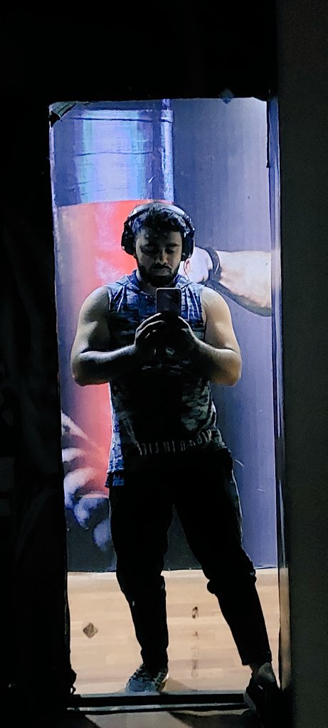 Ur fitness starts from inside you..
When physical health is glorious then ur mental health will be glorious to #fridayfitness #Fridaymotivation #FridayFeeling