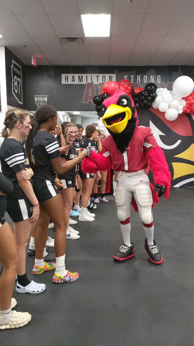 Huge shout out to the Arizona Cardinals, CUSD,Nike and Gatorade for their continued support of Girls Flag Football. #Opportunity #NicoleBidwill <a href="/AZCardinals/">Arizona Cardinals</a> <a href="/markusgolden/">Markus Golden</a> <a href="/Nicolebidwill/">Nicole Bidwill</a> <a href="/FrankNarducci/">Frank Narducci</a> <a href="/ChandlerUnified/">Chandler Unified School District</a> <a href="/gatorade/">Gatorade</a> <a href="/Nike/">Nike</a> <a href="/annikameurer/">Annika Meurer</a> <a href="/HHS_Athletics_1/">HamiltonAthletics</a>