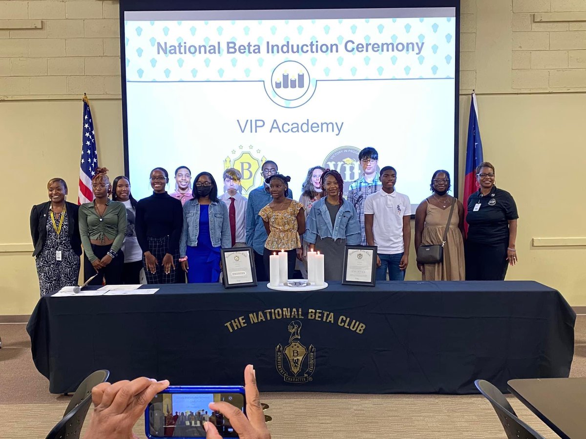 Students who attend our virtual school have the same opportunities as other students throughout the district to participate in academic and extracurricular activities. Congrats to these VIP Academy scholars who were celebrated at the school’s first Beta Club Induction Ceremony!
