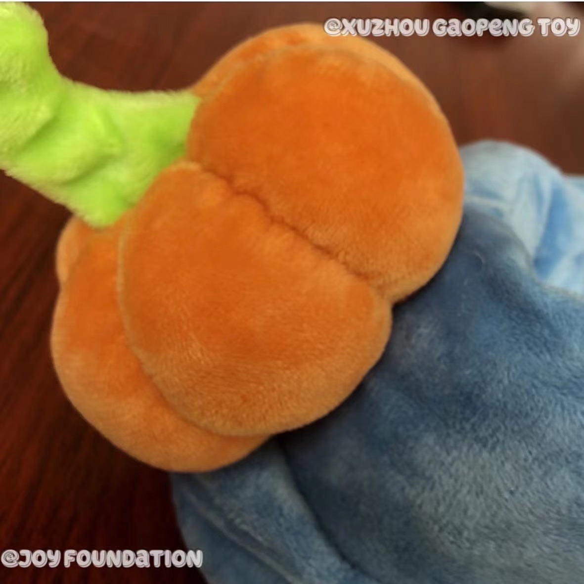 GaoPengToys's tweet photo. 🥹Due to the complexity of the design and the all-inclusive slippers, we made larger size, lollipops and other decorative removables.

#plushslipper
#customslipper
#slipper
#slippers
#customplush
#customplushie
#toymanufacturer
#factory
#plushies
#gaopengtoy https://t.co/fiJnLrKSgD