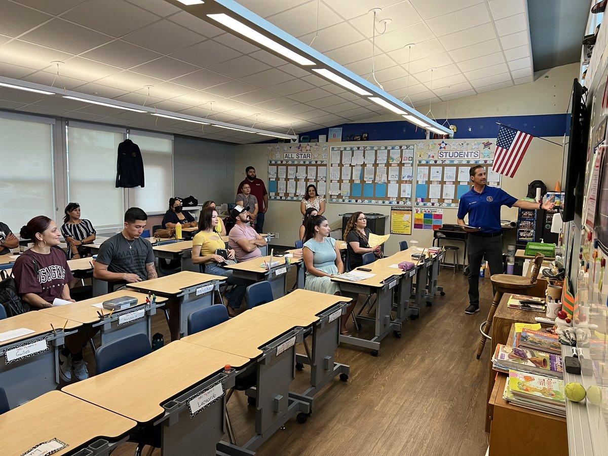 OLPHTK8's tweet photo. Thank you to all the parents who made it to Back to School Night 📚 this evening!

Be joyful in hope, patient in affliction, faithful in prayer.
-Romans 12:12
#olphtk8 #duallanguageimmersion #olphdli #olphdowney #olphschool https://t.co/LPkJl3j1Fi