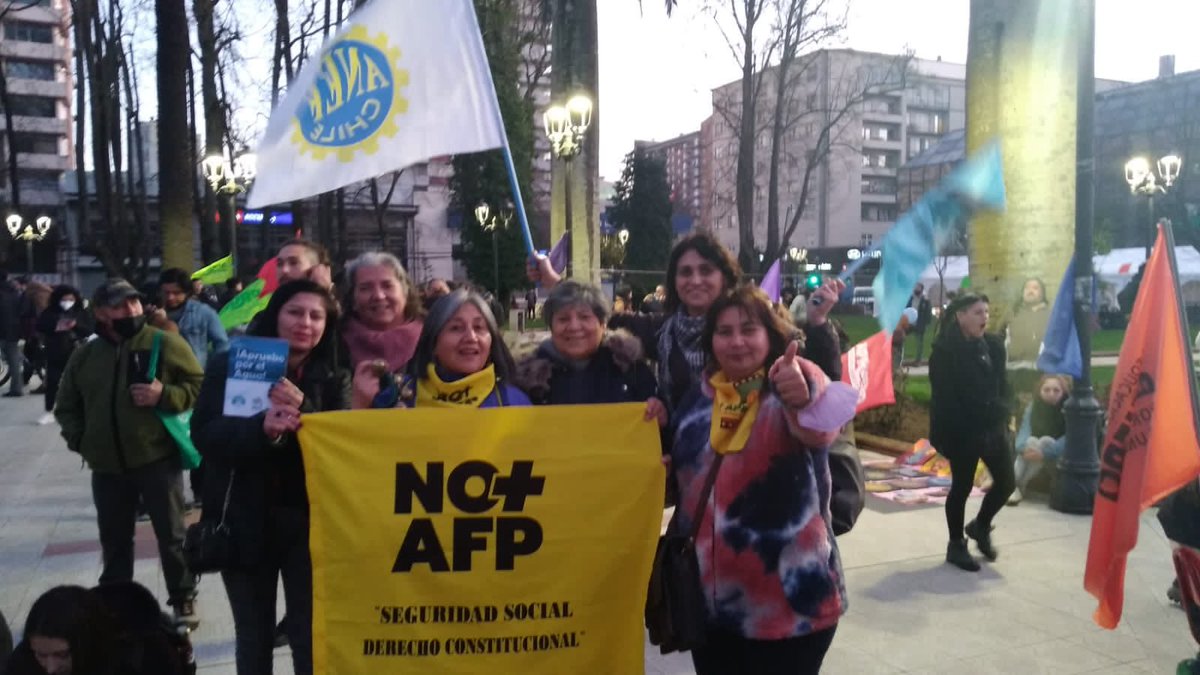 CNT_NOmasAFP's tweet photo. En la #ARAUCANIA #NOmasAFP presente en cierre de campaña 
Todo Chile #Aprueba 🚩 https://t.co/QHwhNhxcom