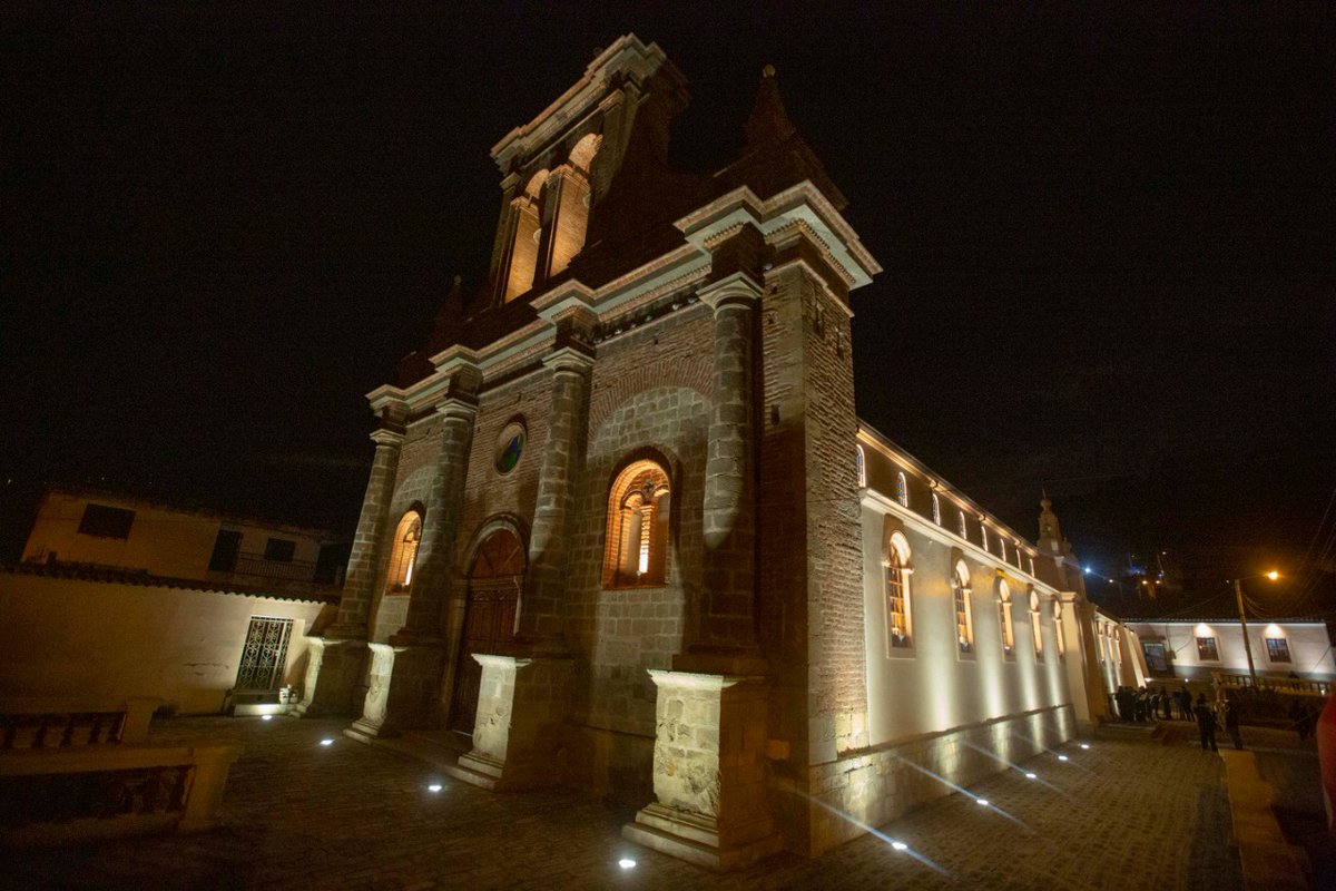 MuniRiobamba's tweet photo. Entregamos la obra de conservación y mantenimiento del entorno de la Iglesia #SanJuanBautista en Punín. 
Recuperamos la imagen de este espacio urbano  representativo de la historia y cultura de esta parroquia.
#ObrasRiobamba https://t.co/f4ay3njF0q