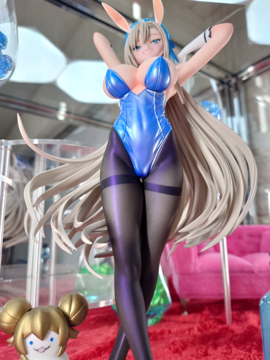 aki_figure's tweet photo. トモゴマフさん@tomogomahuの「アスナ バニーガールVer.」完成！

人生初のスケールガレキ作成でしたが村正さん@IsNitroplusのブログで学び、何とか組みあげた。造形に惚れて工作道具も一切無いのに勢いで購入してしまったが、シャドウ、グラデーション塗装、アイぺイントも妥協せず挑戦しました。 https://t.co/UXNfXayzlP
