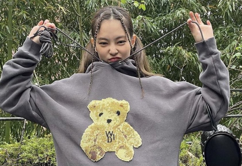 blackpinkbabo's tweet photo. i just hope you’re happy jennie 🥺🫶🏻 https://t.co/mjC5mP2vTr
