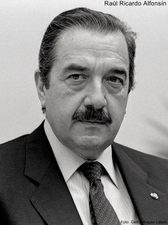 alecaviglioni's tweet photo. Raúl Alfonsín sufrió 3 atentados de muerte severos, los afrontó, se la bancó y siempre defendió la Democracia, el Feriado de hoy suena ridículo... https://t.co/QEK2jv9otG