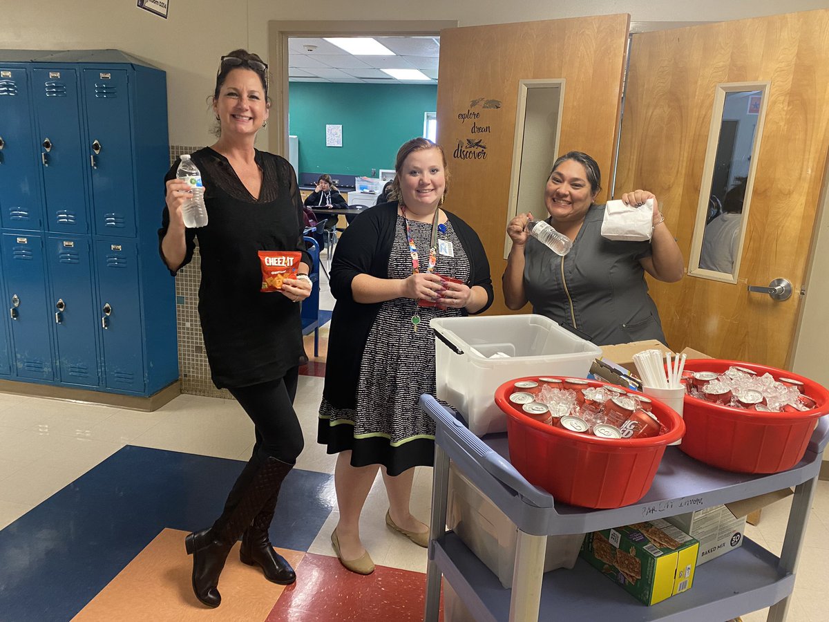 Laura San Roman tweet media