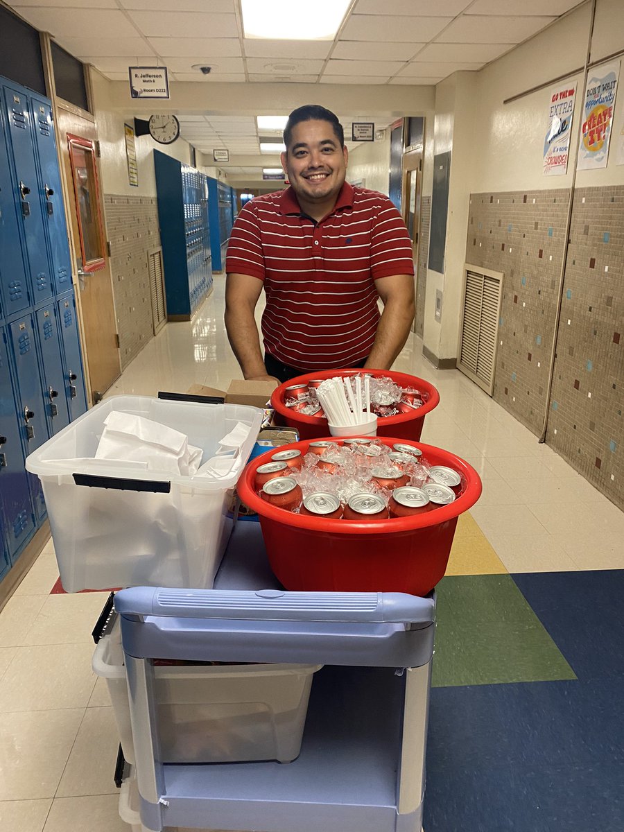 Laura San Roman tweet media