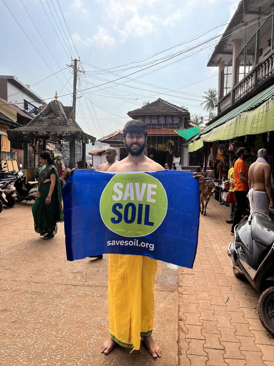 SnehithDh's tweet photo. Scenes from #Day3 of my #RideForSoil #Gokarna #Murudeshwar #SaveSoil #ConsciousPlanet @SadhguruJV @ishafoundation https://t.co/T5PDFTDn7t