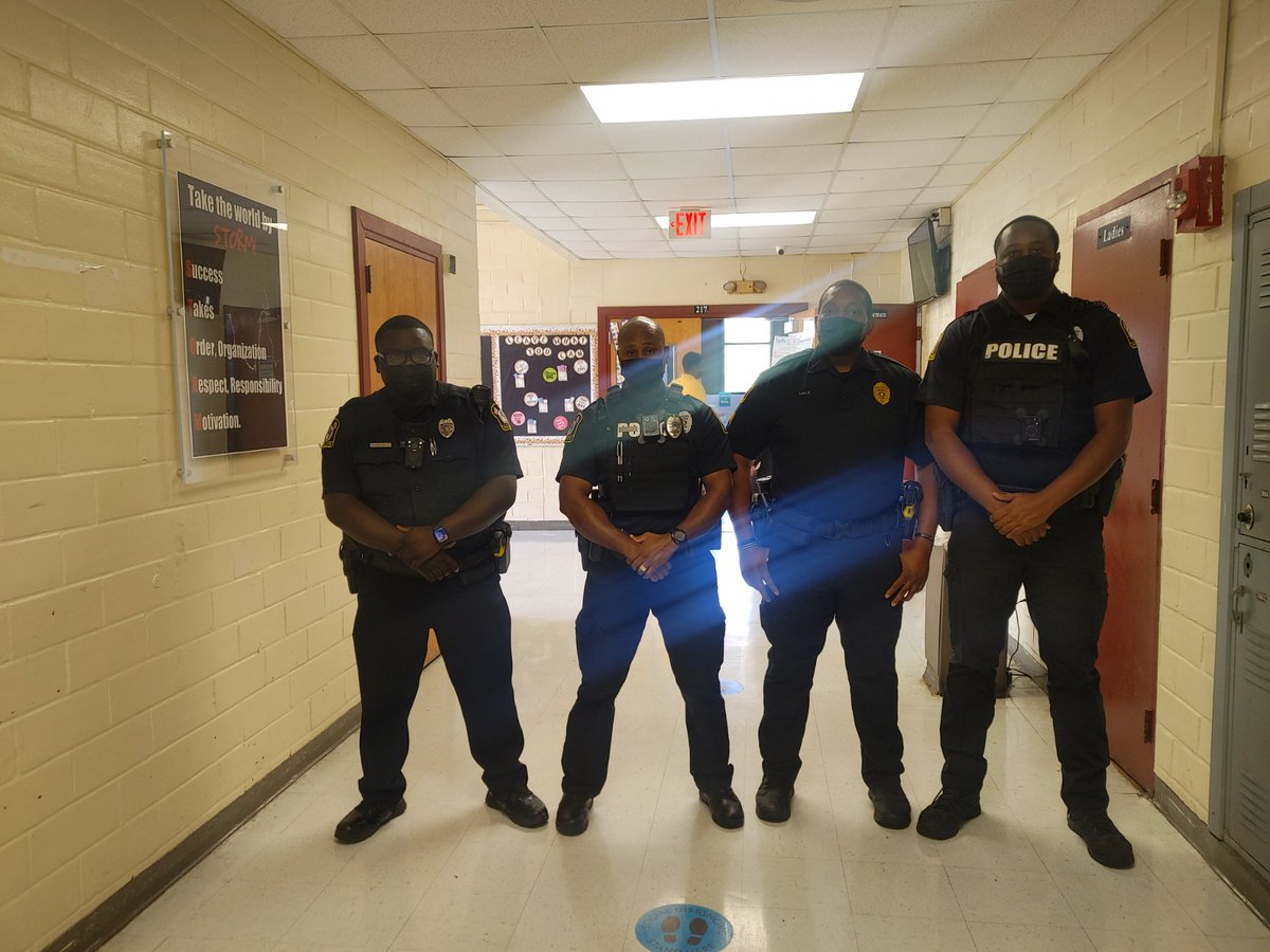 Sergeant Hale and Officers Bennett, Ellis, and Hodge did another random walk-through to engage with our scholars and World Changers. Thank you for being visible in our schools and working to build positive relationships! #TeamHudson #ReThinkingReIgnitingReDesigningandTransforming