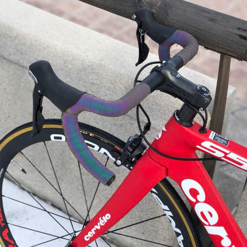 02_Fancial's tweet photo. How to wrap handlebar tape?
1. Get your tools in order
2. Begin the wrap
3. Overlap and wrap from the inside out
#bicycles #cycling #bikeribbon #bartape #fancial #fancialmall #88deals #handlebartape #handebartape #besthandlebartape #bicyclehandlebartape 
https://t.co/osxV0fEcWT https://t.co/IGFqfVsi2o