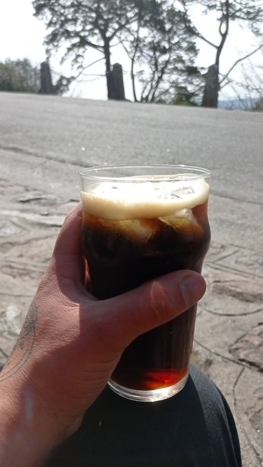 A veces me saco a pasear a m&iacute; solito🥰 https://t.co/L87FXpiNy1<a href="/tag/brothers"class="tags"><span>#brothers</span></a>