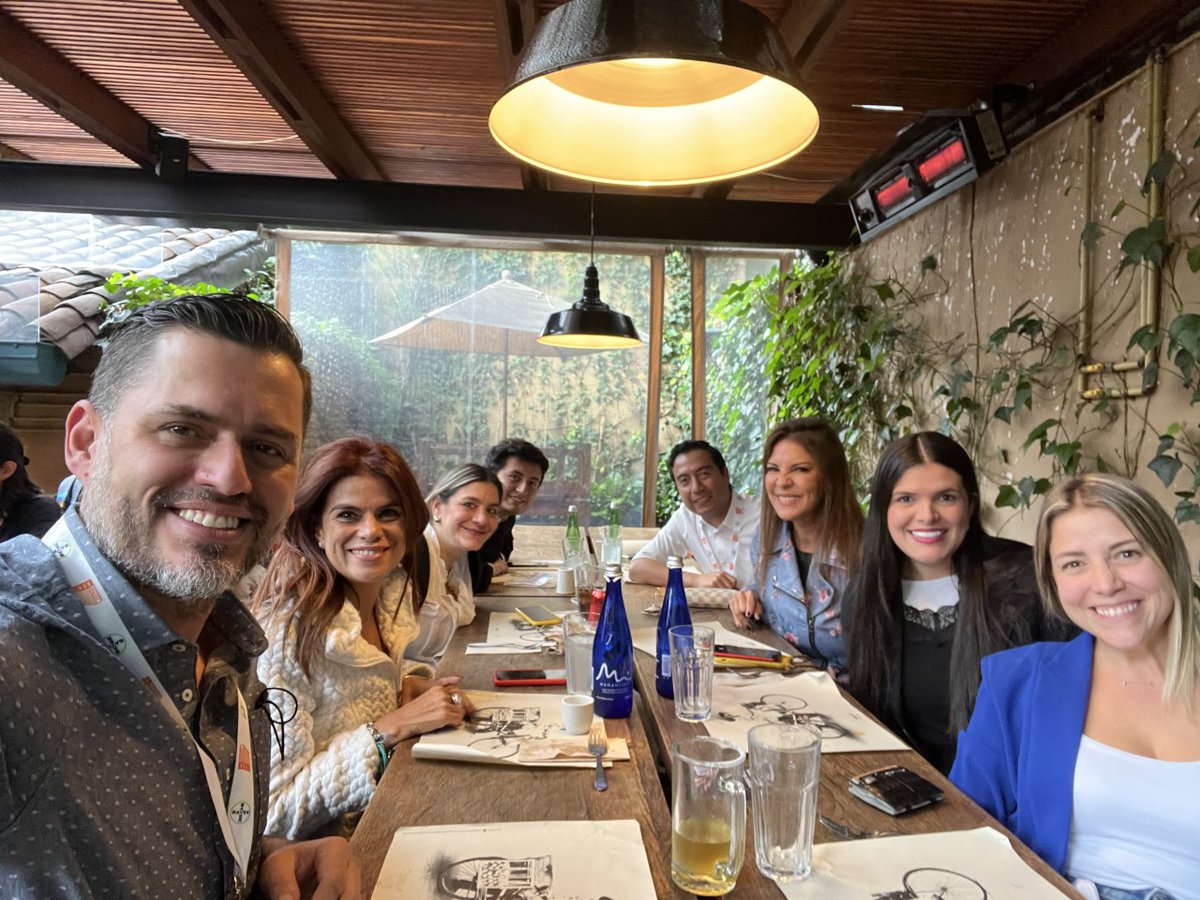 monicaegui's tweet photo. Han sido solo 3 meses en #Bayer y he podido constatar que estoy en una empresa que tiene la misma urgencia por desarrollar buenas estrategias comerciales, como por conectar a sus colaboradores con la organización para verlos realizarse como personas y trascender. 
#Felicidad https://t.co/fs3W61l7Qh
