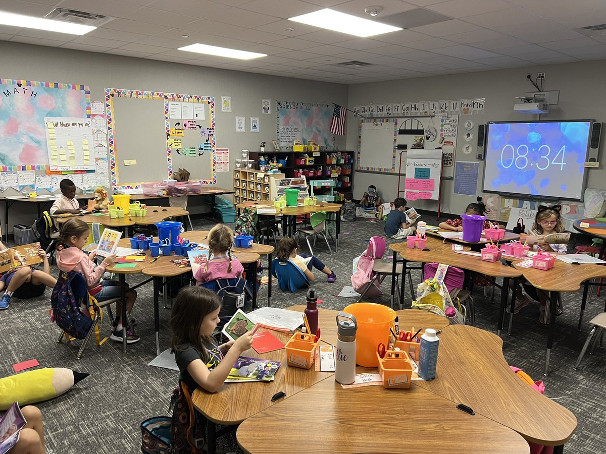 Building good reading habits with my 1st graders this week! Working on whole class reading stamina by reading more and more! So proud of them for already coming together on a class goal😎 #fielderpride <a href="/FielderElem/">Edna Mae Fielder Elementary</a>