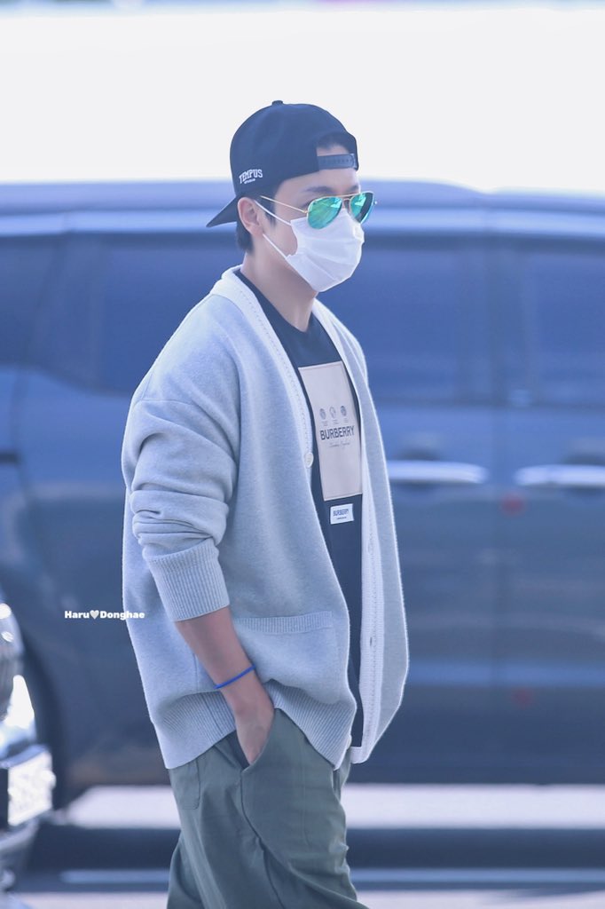 harudonghae's tweet photo. 220902 ICN 출국 ✈️
🕶️
@donghae861015 
#동해  
#이동해
#donghae
#슈퍼주니어 https://t.co/2cxrxIaohZ