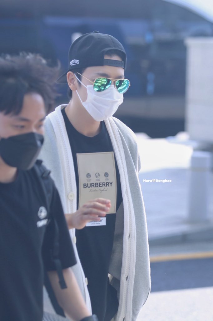 harudonghae's tweet photo. 220902 ICN 출국 ✈️
🕶️
@donghae861015 
#동해  
#이동해
#donghae
#슈퍼주니어 https://t.co/2cxrxIaohZ