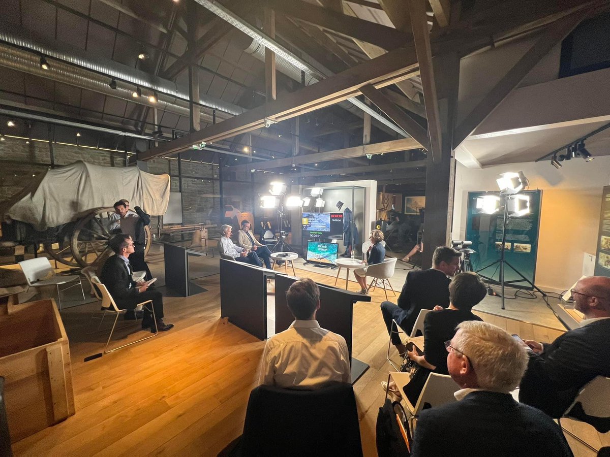 Au Musée des Marais Salants de #BatzSurMer, pour participer à la 3ème édition des rencontres littorales organisées par #SUEZ en région Grand Ouest. 🌊

Émission à suivre en direct sur ce lien 👉🏻 vimeo.com/713252208