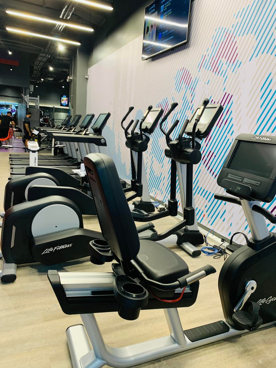Hey Southies! Feeling motivated to reach your fitness goals this month? 👋 #YoureAlwaysWelcome here to start your fitness journey with @AnytimeFitness at @sm_southmall. 🏋️‍♀️ Brand NEW gym equipment 🏃‍♀️Experienced Coaches 🧘‍♀️Unlimited classes & more! #EverythingsHereAtSM