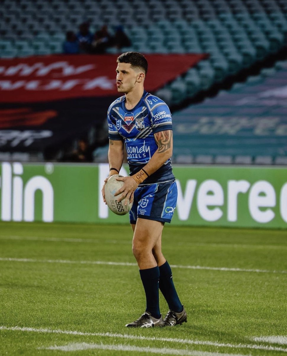illuviumio's tweet photo. Good luck @NRL_Bulldogs! So excited to see you wearing the exclusive Illuvium x Bulldogs 2022 Jersey today! To get your physical jersey &amp; Cosplay NFT. 

Head over to https://t.co/bLPdfI34cj 

Sale ends at 12:30 UTC! https://t.co/qAMT5sg1dB