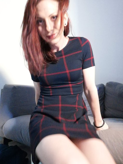 2 pic. Undress me... I want to feel your hands on me!
@RosaCanale4 @robertaxxl @HungTsLover3 @angeltransex