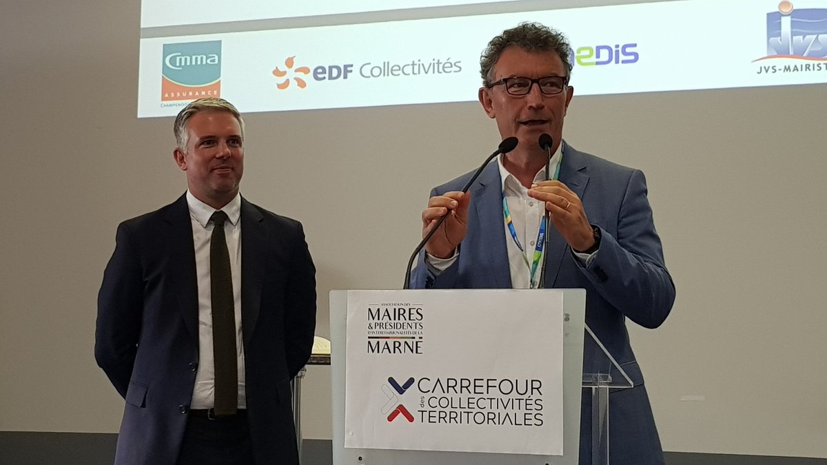 Inauguration par <a href="/JCCOMBE/">Jean-Christophe COMBE</a> et <a href="/Franck_LEROY_/">Franck LEROY</a> du #carrefourcollectivités <a href="/foiredechalons/">Foire de Châlons</a> avec de nombreux élus présents. Nous vous y accueillons pour répondre à vos questions #Fibre <a href="/orange/">Orange</a> #4G  #inclusion #RSE #recyclage