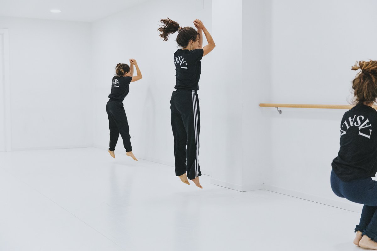 Clases para estudiantes y profesionales 

🚩Martes y jueves de 10h a 11:30h

Información y reservas hola@espaciolasala.es

#espacioLASALA #murcia #clases
