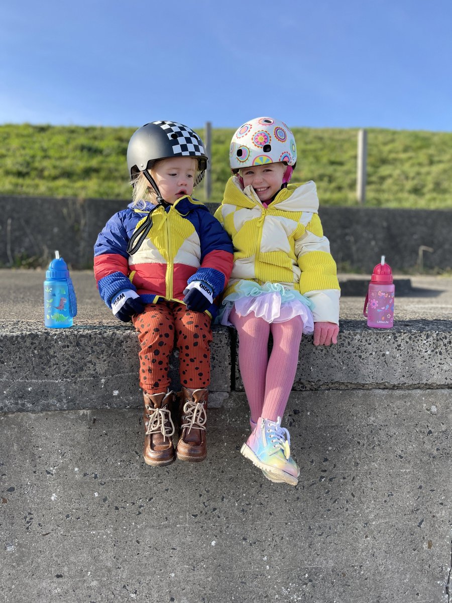 Start the school year off right by sending your kids off with a great new water bottle! 💦 Durable, easy to clean and leak proof - no one wants them bringing home a soggy school bag! littlelife.com/products/trave… #kidswaterbottle #backtoschool #littlelifeuk