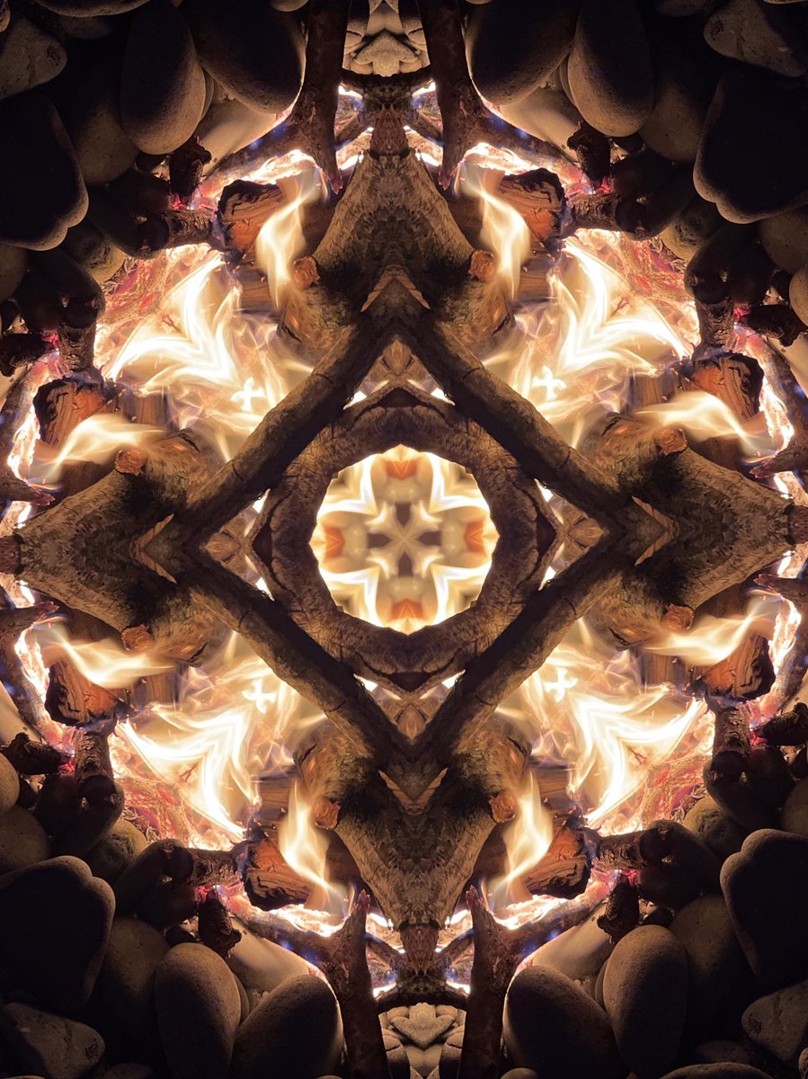 NikoNako888's tweet photo. .:. I love fire… next to the fires I feel my antiquity…. I feel cozy and safe... in my first mushroom experience, I felt an eternal connection with fire... inseparable from fire...
#VisualArt #Digital #BlackSea #Gonio #kaleidoscope https://t.co/6vLTbuZl2y