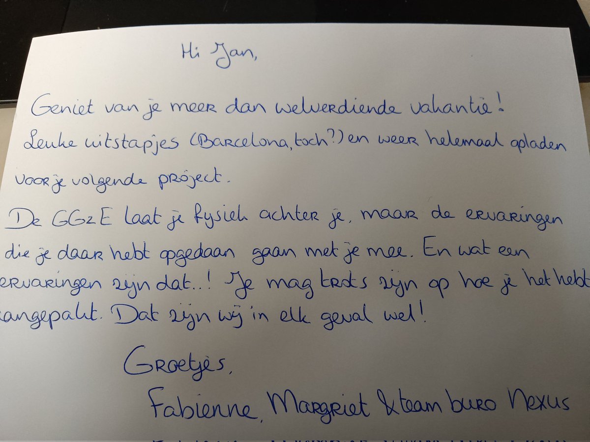 jvangeffen's tweet photo. Een kaartje van mijns werkgever met een persoonlijke boodschap om mij een fijne vakantie te wensen . Zulke dingen doen ze heel goed bij #buronexus ! https://t.co/E57BbSMGWp