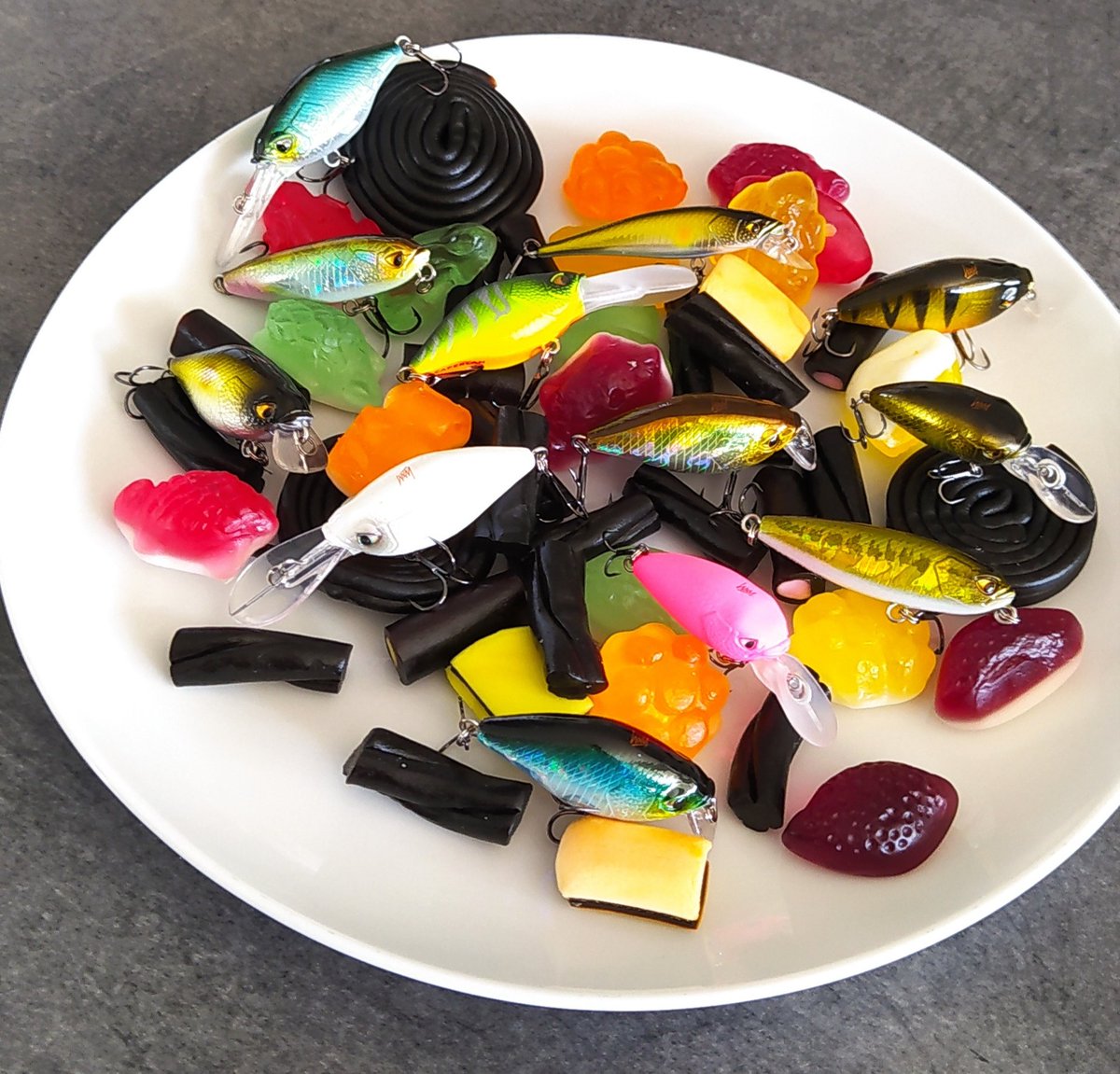 Fredbonnet35's tweet photo. Les bonbons à poissons de chez Caperlan - Predator Fishing  disponibles à Decathlon Saint Nicolas de Redon  😘 #fredpandafishing #decathlonredon #wxm https://t.co/zRAGKLlsS8