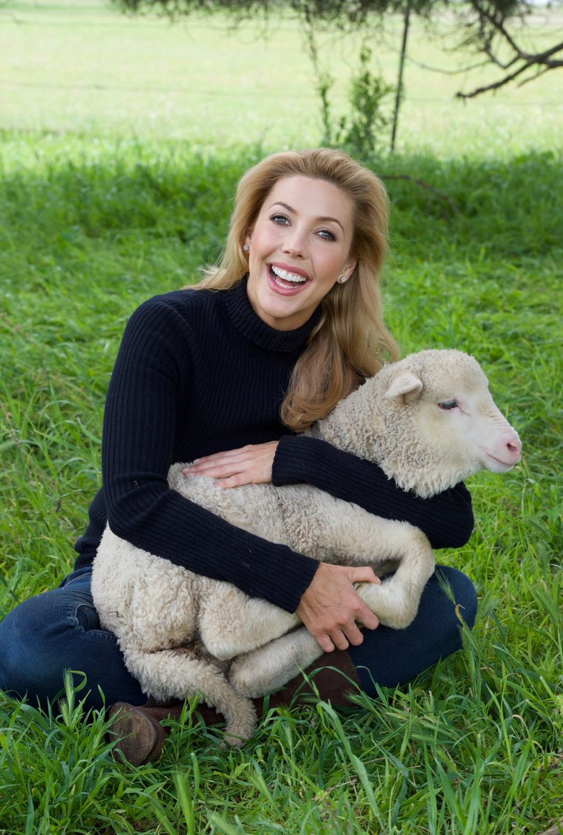 Catriona_Rtree's tweet photo. Canโt wait to see all my wool lovers @adelaideshow on Thursday! #woolrocks #awi @woolinnovation https://t.co/tb1vjo6mh4