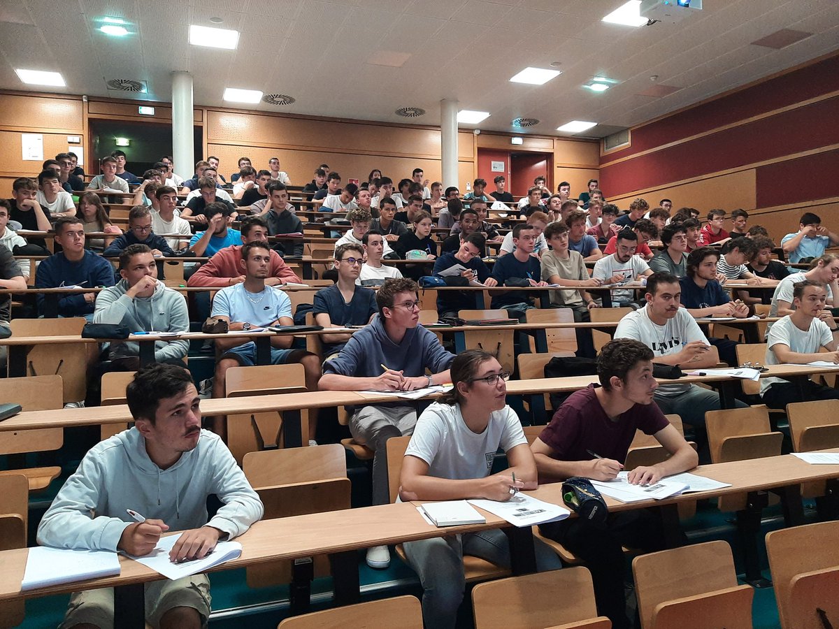 C'est repartir hier avec mes étudiants de première année du département GMP: Génie Mécanique et Productique de <a href="/IUTNantes/">IUTNantes</a> <a href="/NantesUniv/">Nantes Université</a> pour le BUT en 3 ans
Oui c'est beau la Mécanique 
Oui ce sont eux l'avenir de l'industrie du futur, citoyenne et respectueuse de l'environnement