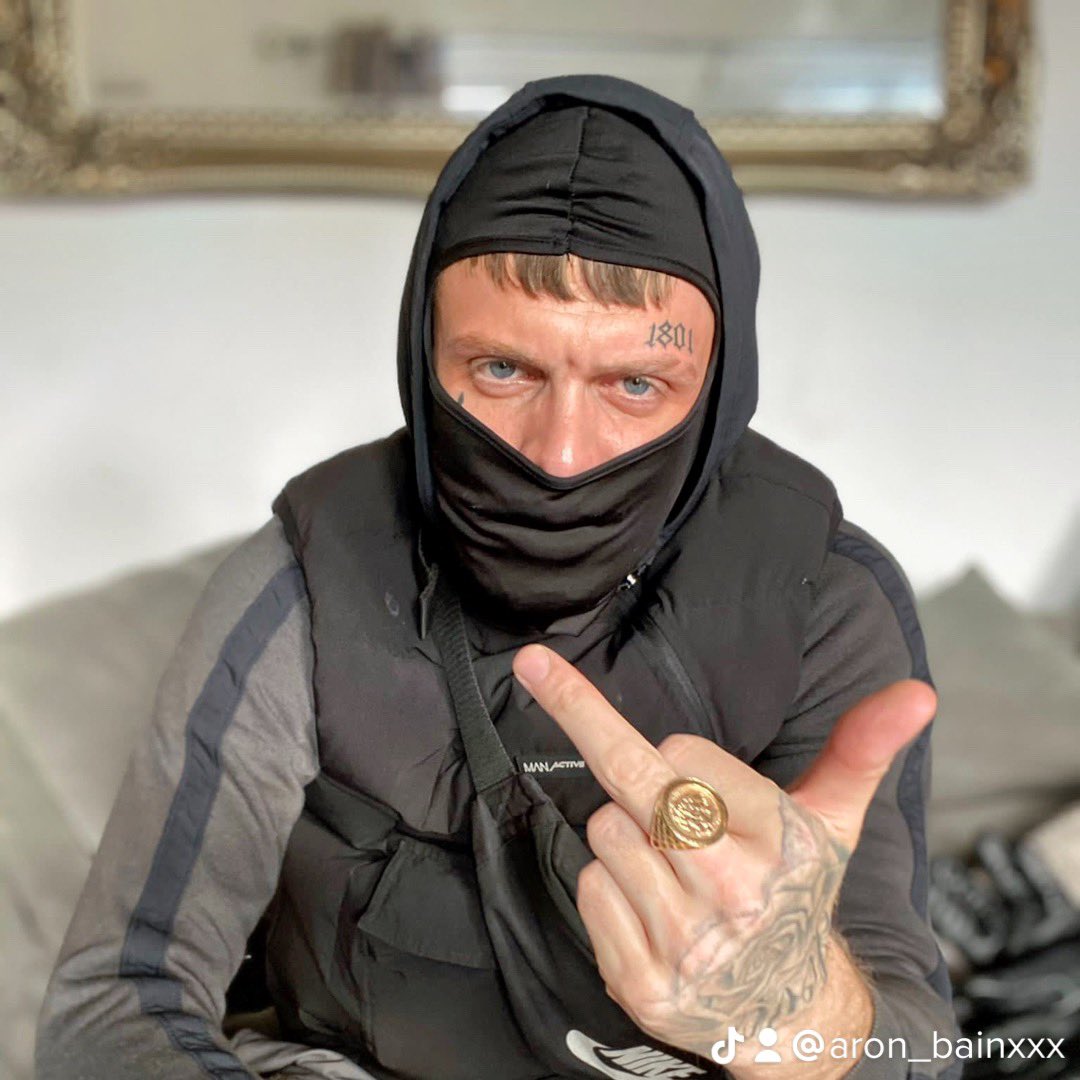 HAPPY BIRTHDAY TO ME! ????
#scally #birthday #party #chav #gay https://t.co/AxWrw0KoPt