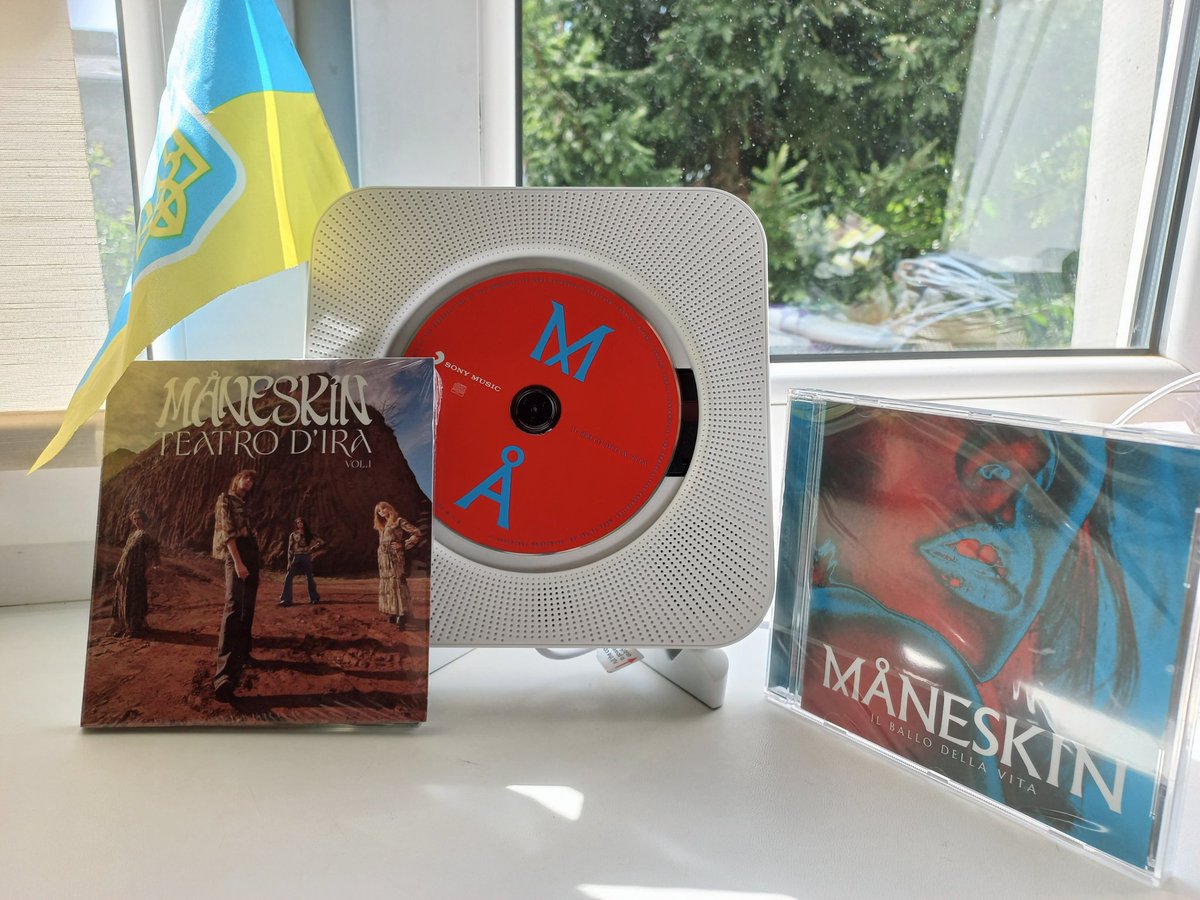 Maneskin_UA's tweet photo. 📢 | На честь нашої першої сотні підписників ми оголошуємо КОНКУРС !!

Переможця буде обрано рандомно і він отримає від нас цілих ДВА диски #Måneskin 🔥

#MåneskinUkraine #УкрТві @thisismaneskin

----- Умови нижче, у потоці 👇🏻----- https://t.co/V6rDZ2S9Le