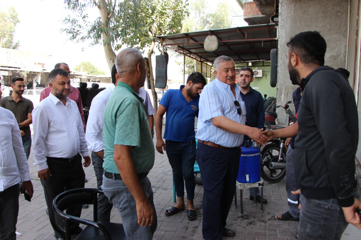 Chpeyyubiye's tweet photo. CHP il başkanımız ve il komisyon başkanlarımızla beraber,İmam keskin buğday pazarı esnafımızı ziyaret ettik. https://t.co/YiJTI8tMaI
