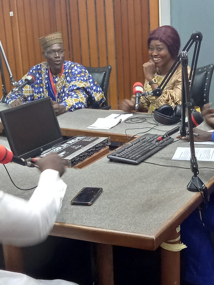 Ce 22 Août 2022, j'étais sur Radio ORTB pour discuter sur les #Violencesenmilieuscolaire.Un fléau à combattre pour une #éducation meilleure.
<a href="/Avlessifiacre/">Renaud Fiacre Avless</a> 
<a href="/razak_oba/">Razak OBA</a> 
<a href="/RaymondAssogba3/">Raymond Assogba</a>