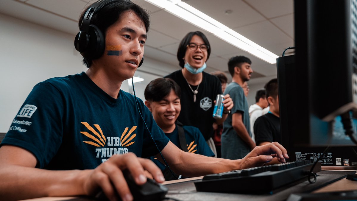 nvnmediajpg's tweet photo. Jumping into gaming at @ubcesports's 2022 Jump Start event! (1/3)
#ubcea #ubcesports #ubc #jumpstart
#ubcjumpstart2022 #ubcjumpstart https://t.co/Ky2VLZAcxo