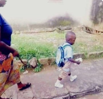 takuzwah's tweet photo. The real meaning of "Behind every successful man, there's a woman" 😂😂😂 https://t.co/QlgYAfkU25