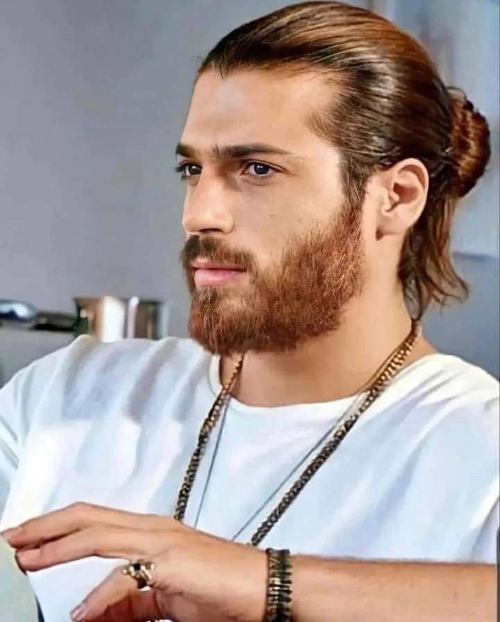 SuperStarAuthor's tweet photo. Is it just me...or does #CanYaman look #Mexican and #Latino in some pictures? I personally think he does. I know he is from #Turkey but there are also people who think he looks #Italian &amp; I think that is one of the reasons he was able to get the acting role in #ViolaComeIlMare . https://t.co/FJfqBa214c