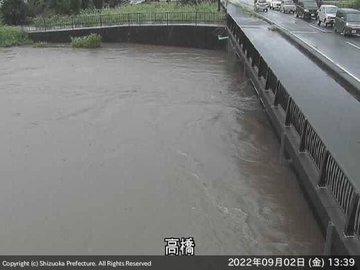 速報 ライブカメラ映像 浜松市馬込川矢矧橋付近一部堤防から氾濫 緊急安全確保 を発表 日本全国自由に旅する 夢のレンタカー回送ドライバー生活