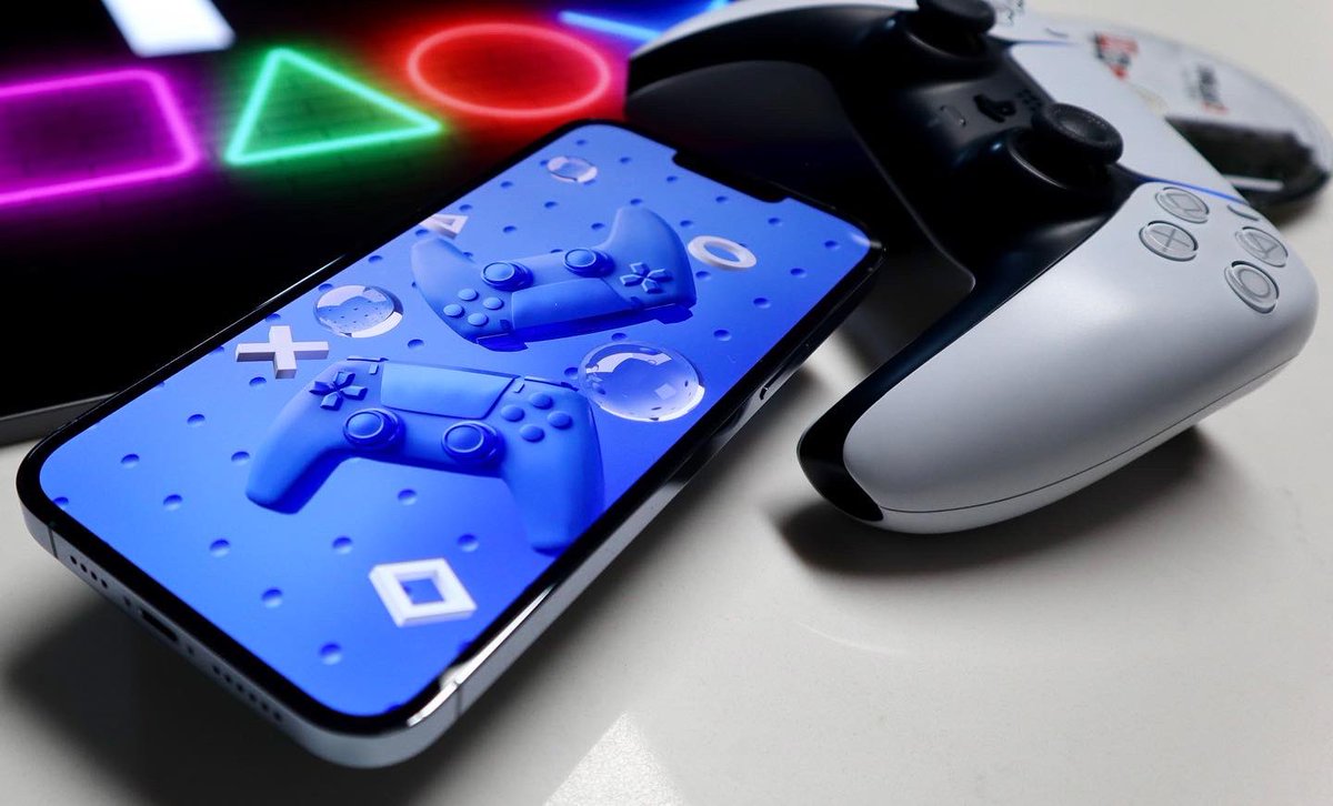 MavTech4's tweet photo. Got that gaming vibe, now time to play 🎮😉

#PlayStation5 #PlayStation #gaming #gamer #iPhone14ProMax #iPhone13ProMax #iPadpro #tech #photo https://t.co/qf2Swi7rzS