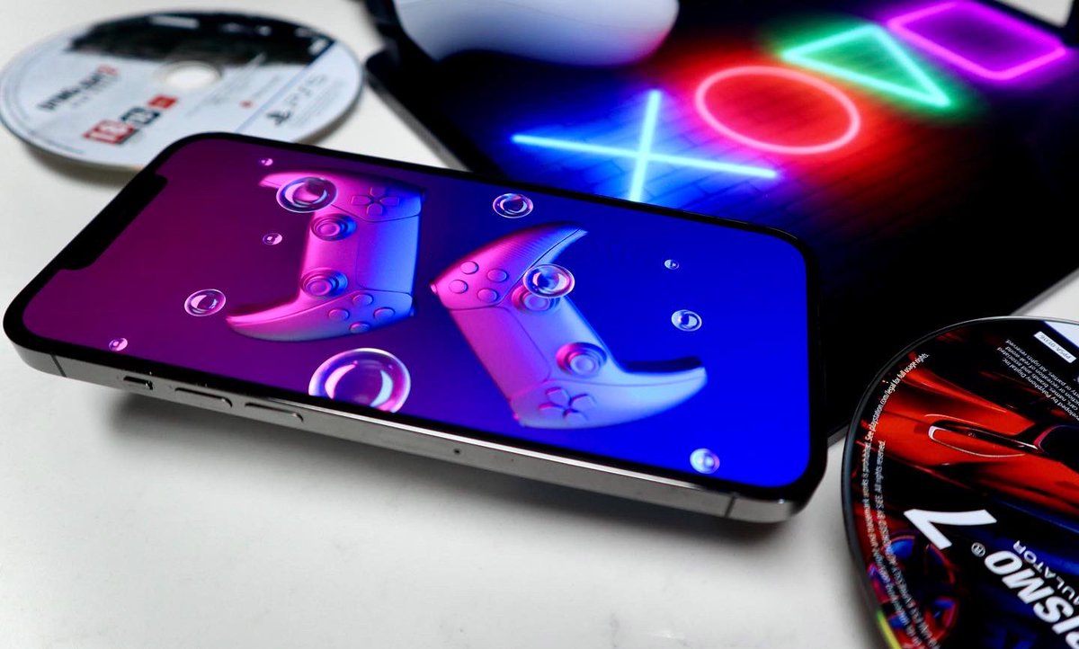 MavTech4's tweet photo. Got that gaming vibe, now time to play 🎮😉

#PlayStation5 #PlayStation #gaming #gamer #iPhone14ProMax #iPhone13ProMax #iPadpro #tech #photo https://t.co/qf2Swi7rzS