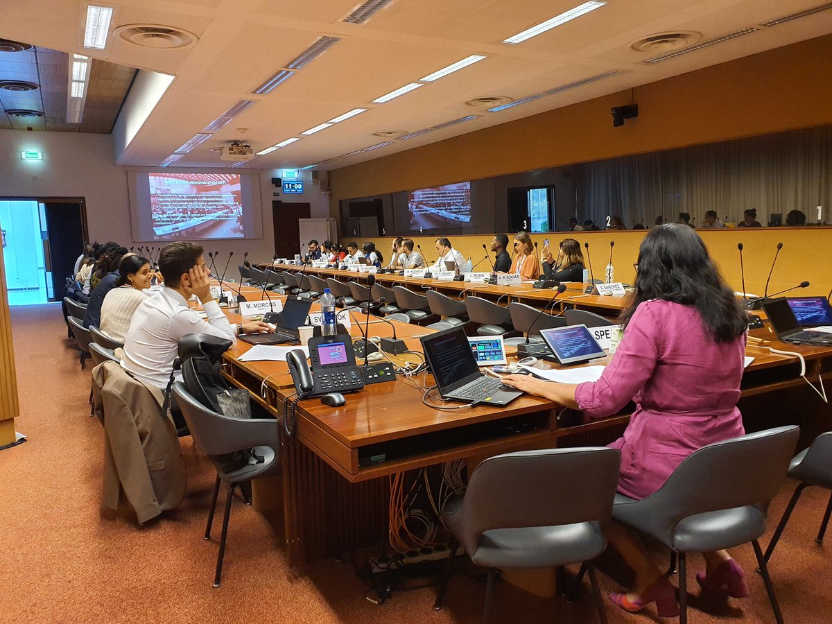 controlarms's tweet photo. This week @HineLoose, Control Arms, was delighted to speak to this year’s UN Disarmament Fellows on Articles 6 and 7 of the Arms Trade Treaty. The #ArmsTreaty Academy series is generously supported by @CanadaGeneva. #ReadyToEngage https://t.co/AcZj9HkAjo