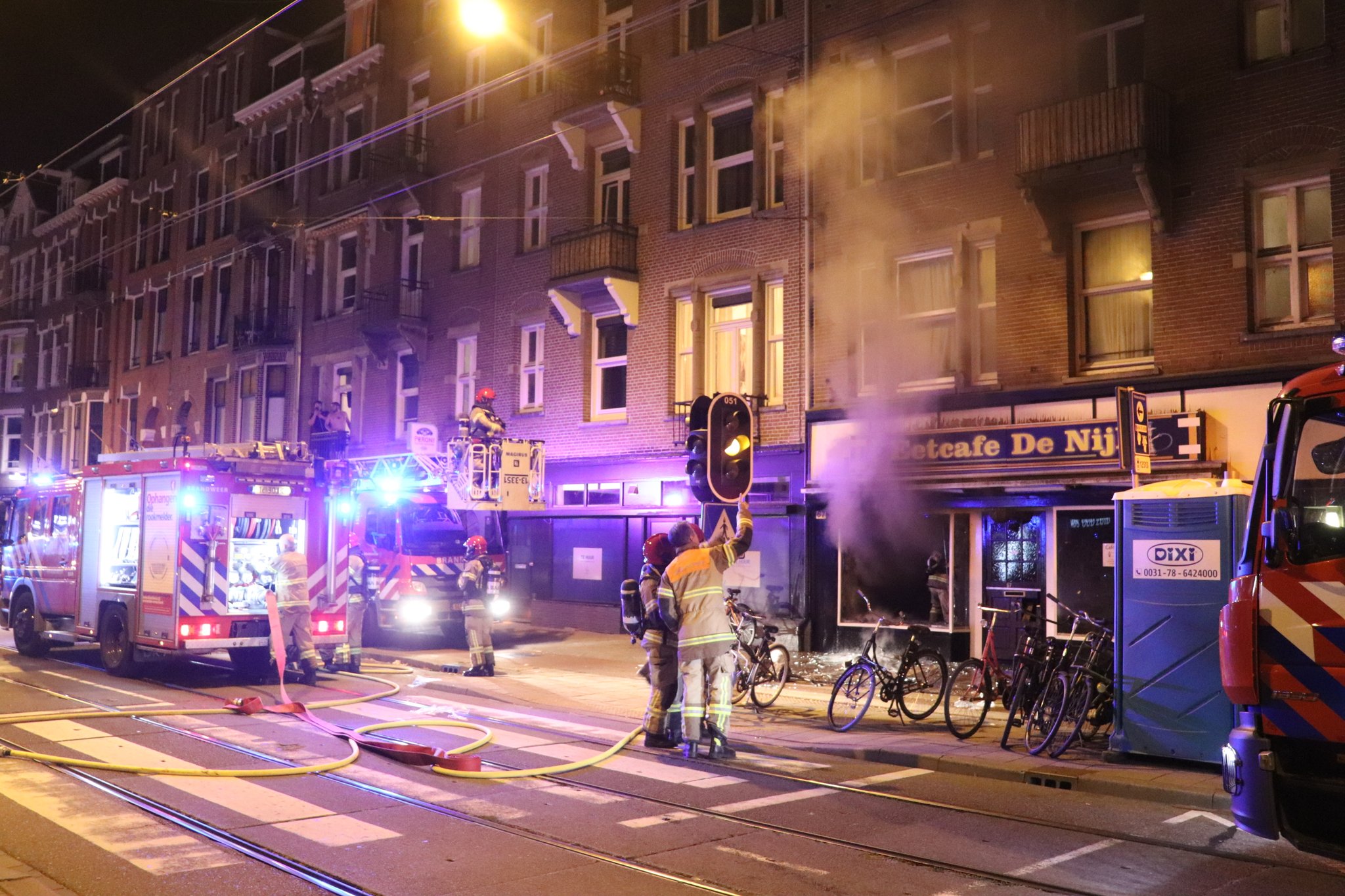 martin-damen-on-twitter-amsterdam-zuid-vijftien-bewoners-hun-huis